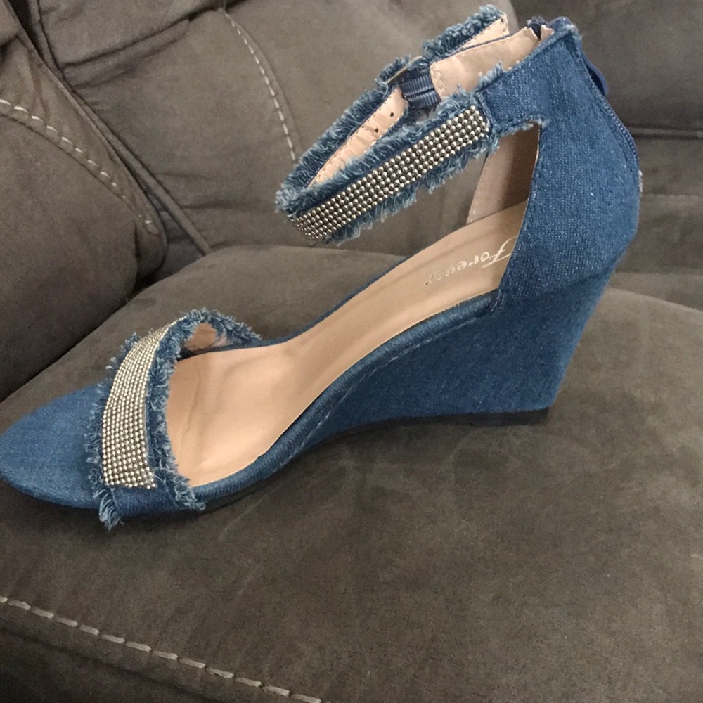 Sandals - Picture 6 of 7